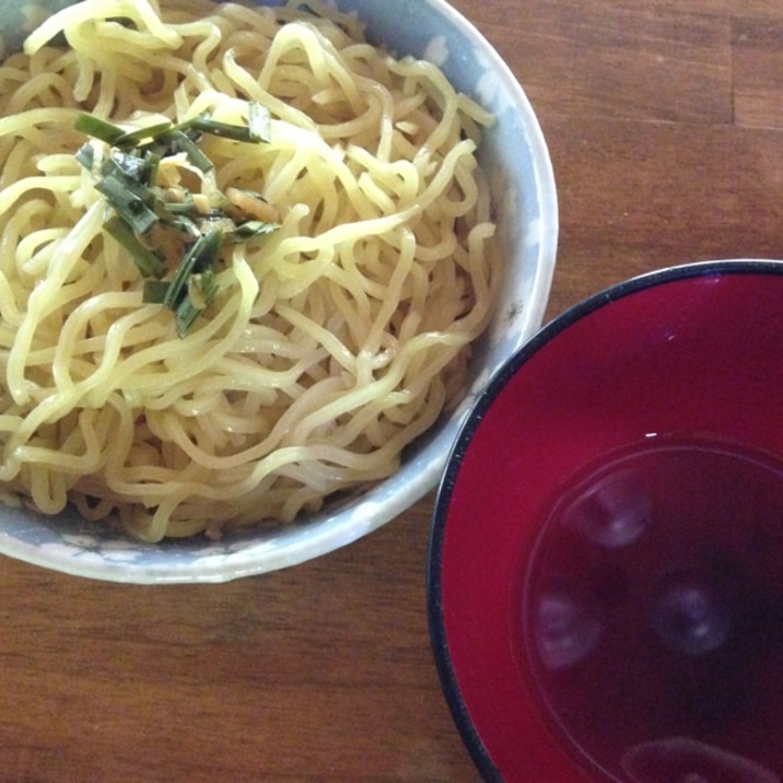 ピリ辛冷やしつけ麺。